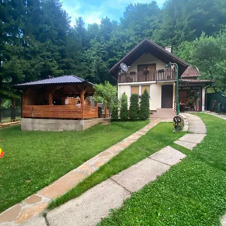 Forest House Between Sarajevo & Vlasic Holiday home *